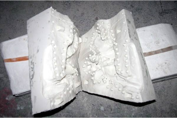 如何避免模具硅膠制品破裂？
